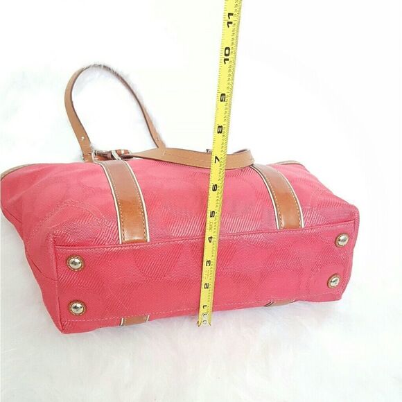 Coach tote bag ❄price drop❄ - Picture 6 of 14